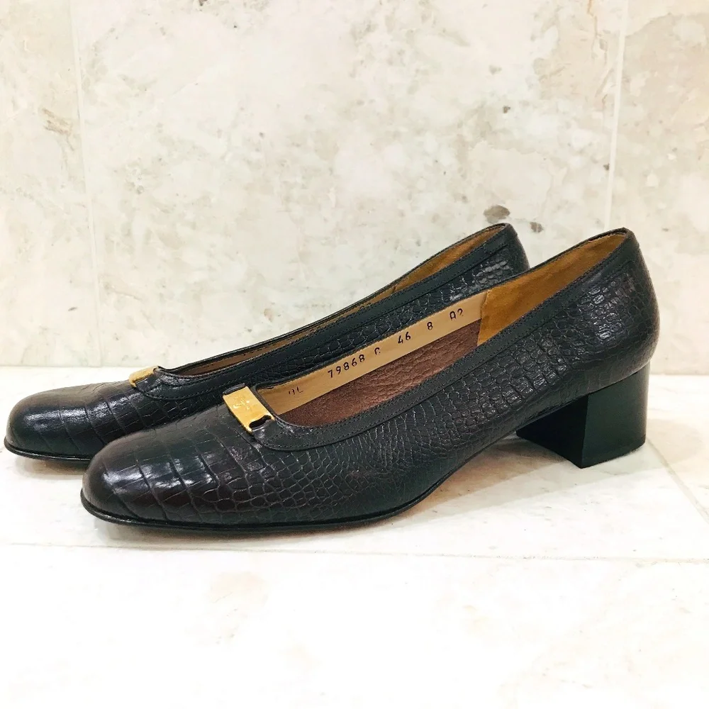 SALVATORE FERRAGAMO {8A2} Brown Embossed Leather Pumps - Picture 1 of 15